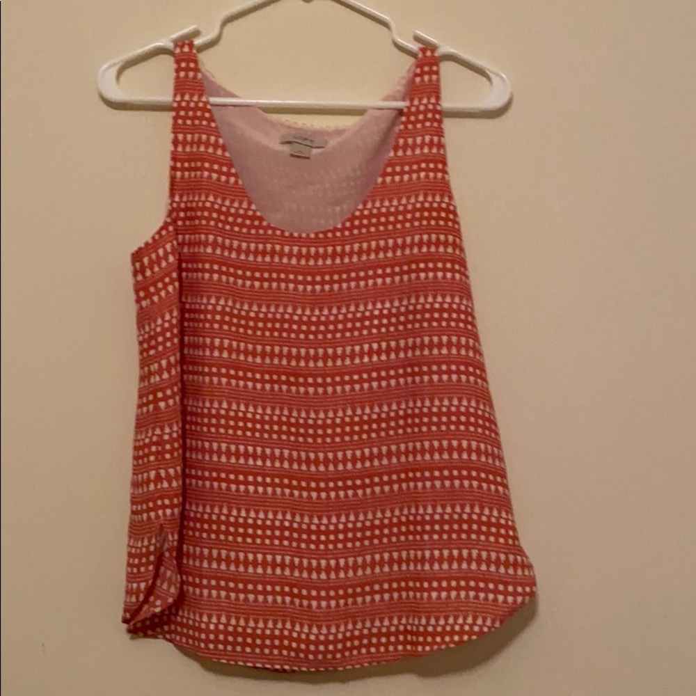 Patterned sleeveless blouse
